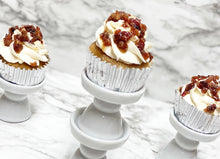 Load image into Gallery viewer, Gourmet Cupcakes (12)