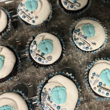 Load image into Gallery viewer, Basic Cupcakes (12)
